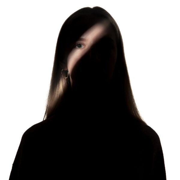 Quem é Sami Sheen? Conheça a filha famosa de Charlie Sheen e Denise Richards