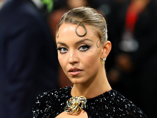 Qual a altura de Sydney Sweeney? Descubra sua medida exata e curiosidades adicionais