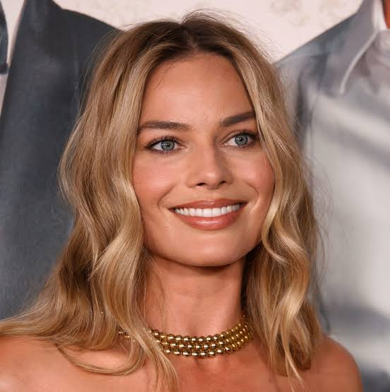 Qual a altura de Margot Robbie? Informações precisas sobre sua estatura oficial