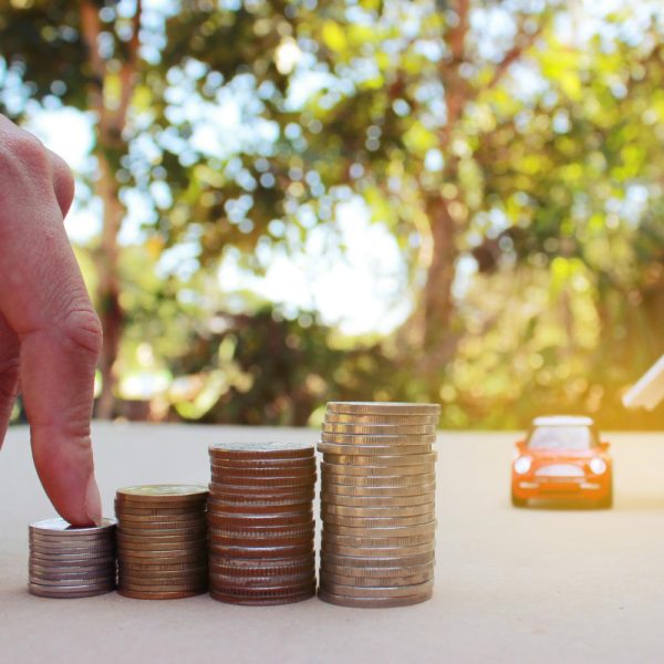 Trabalhadores com carteira assinada ampliam busca por crédito com parcelas mais previsíveis